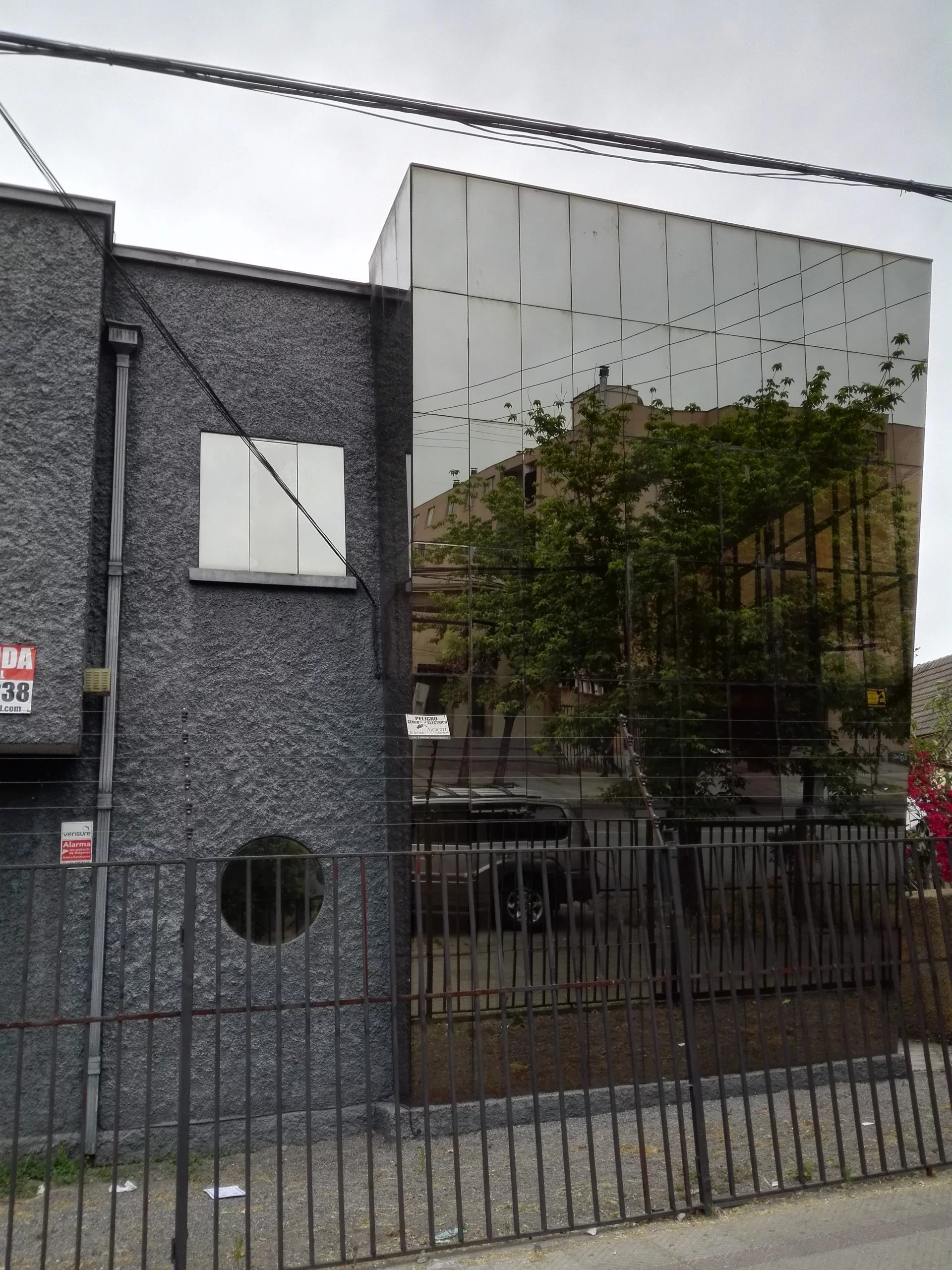 Venta Oficina -Casa Moderna 2 Pisos en Providencia.