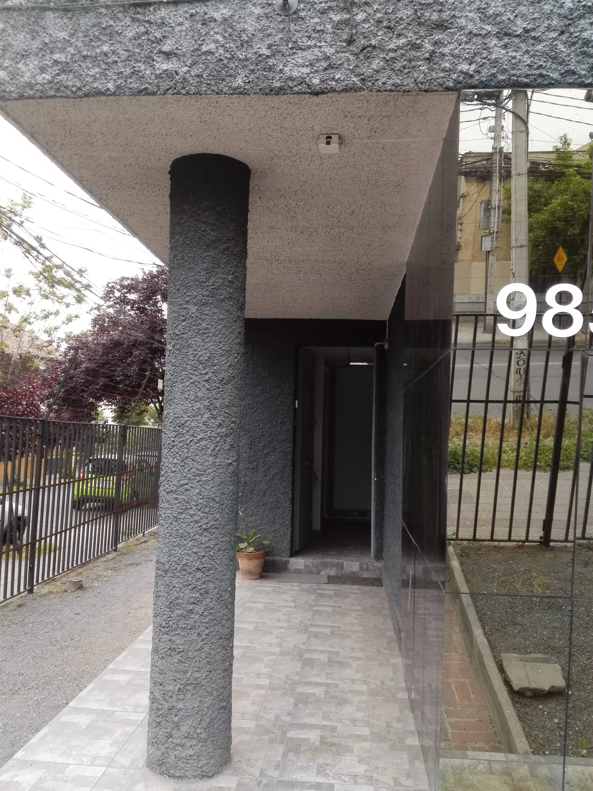 Venta Oficina -Casa Moderna 2 Pisos en Providencia.