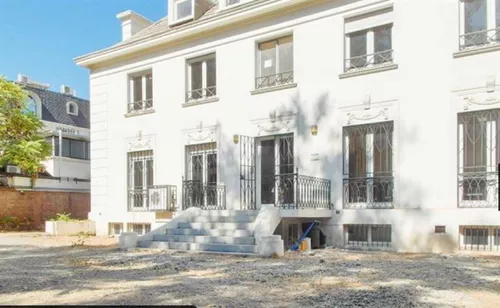 Gran y exclusiva Casa Comercial 15P/9B – 15E/4B en Providencia