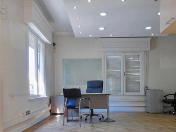 Gran y exclusiva Casa Comercial 15P/9B – 15E/4B en Providencia