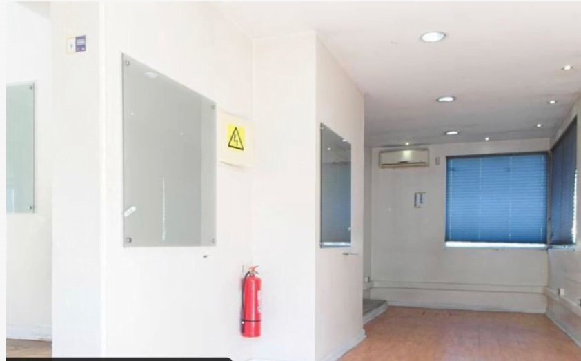 Gran y exclusiva Casa Comercial 15P/9B – 15E/4B en Providencia