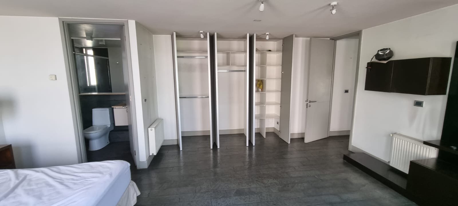 Amplio departamento de un dormitorio