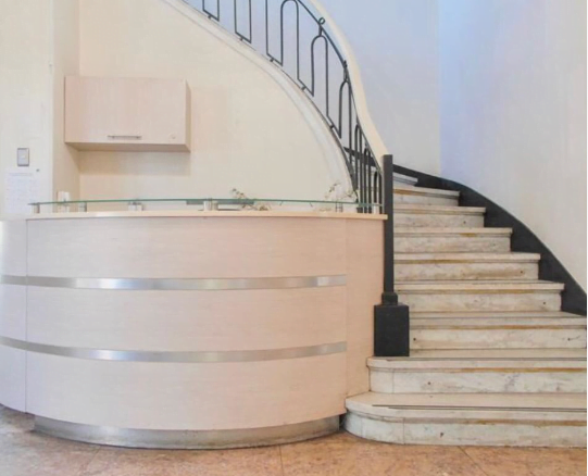 Gran y exclusiva Casa Comercial 15P/9B – 15E/4B en Providencia