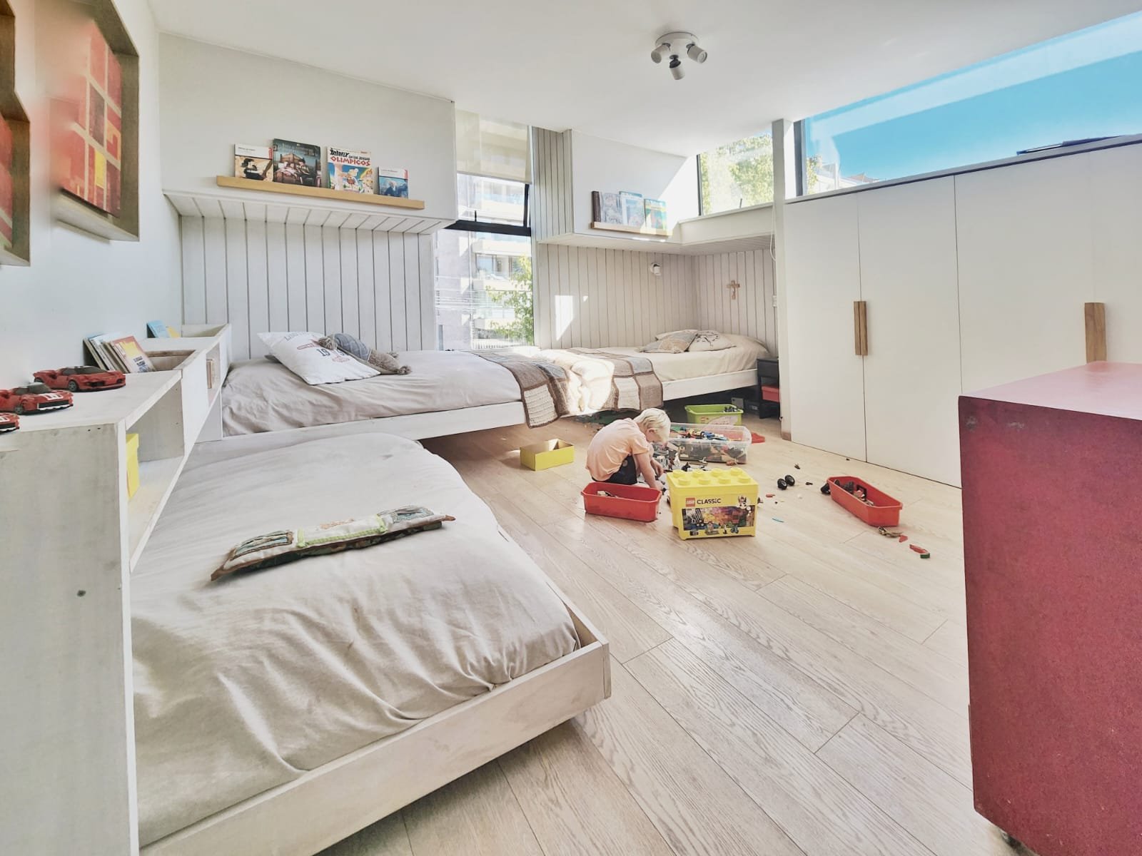 Moderna Casa 5D/4B – 1E en el mejor barrio de Vitacura
