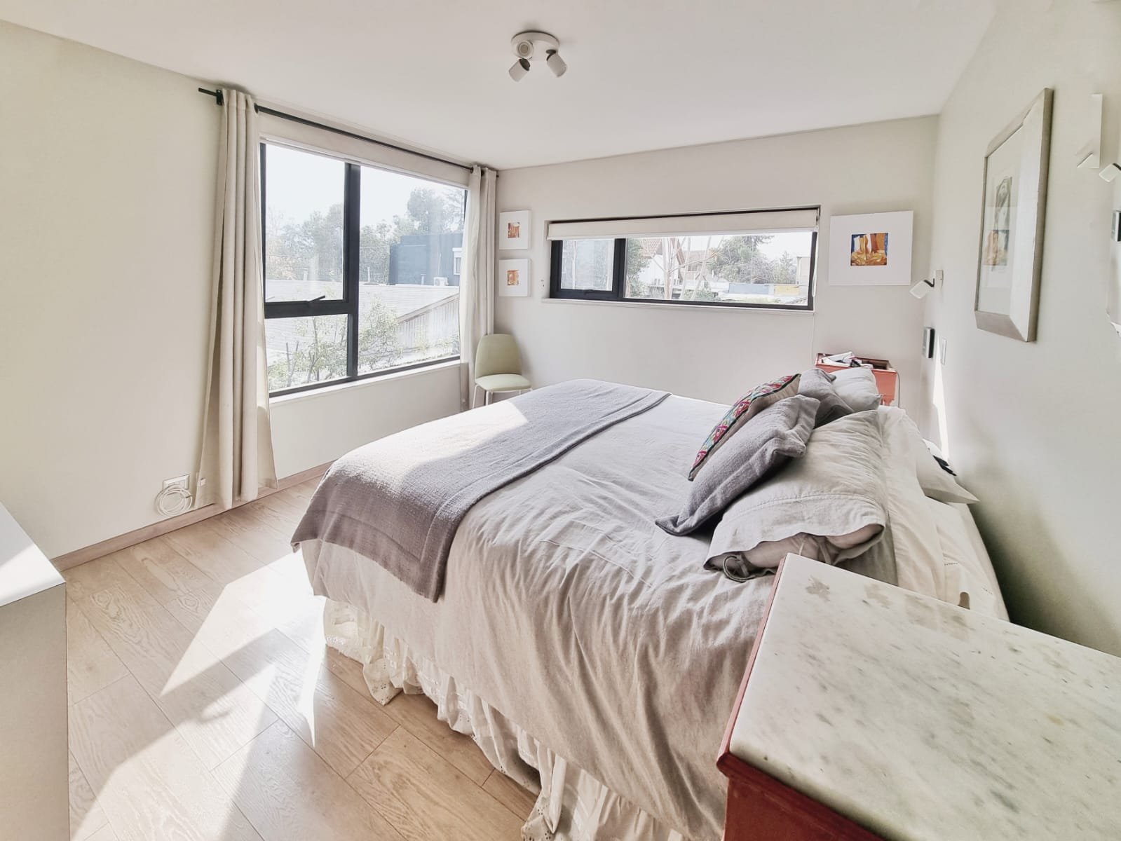 Moderna Casa 5D/4B – 1E en el mejor barrio de Vitacura