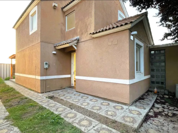 Amplia Casa En Condominio – Sector Residencial