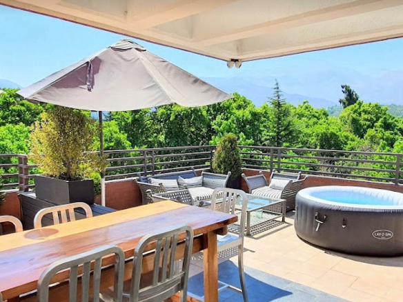 Departamento Pent-house Dúplex Arriendo o venta, con o sin Amoblar 4D/4B-3E/1B en Las Condes.