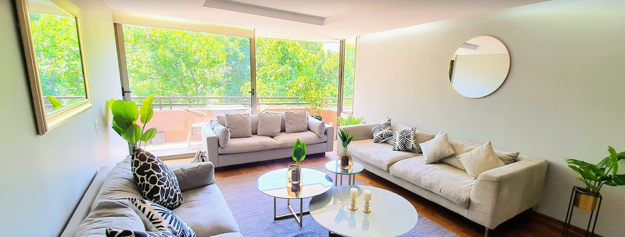 Departamento Pent-house Dúplex Arriendo o venta, con o sin Amoblar 4D/4B-3E/1B en Las Condes.
