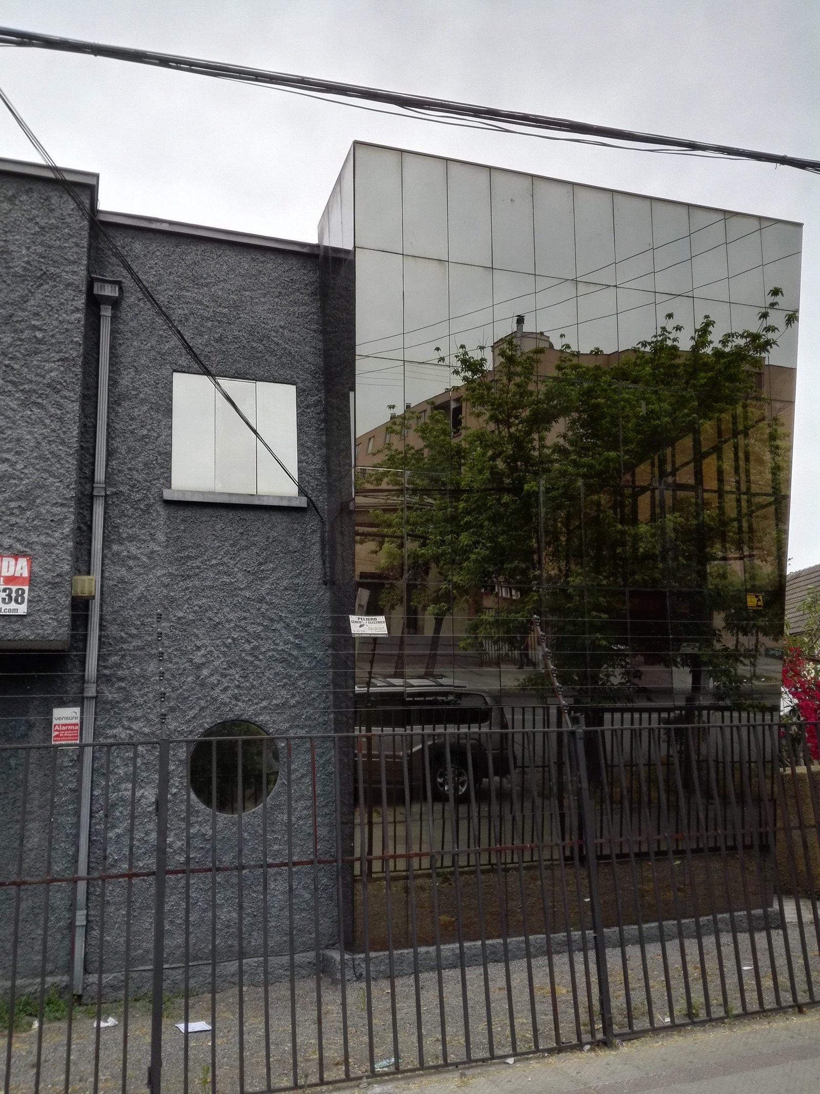 Venta Oficina -Casa Moderna 2 Pisos en Providencia.