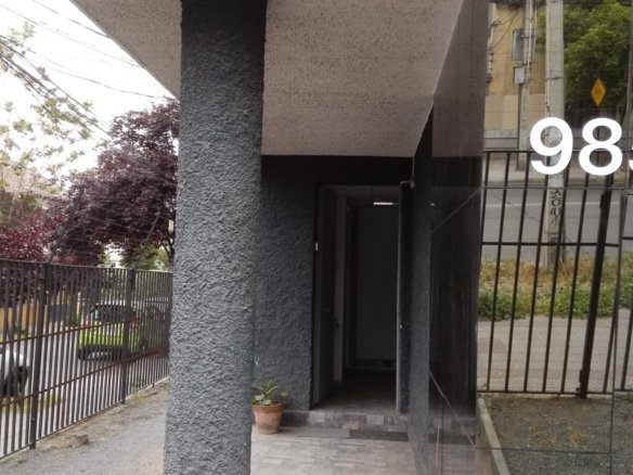Venta Oficina -Casa Moderna 2 Pisos en Providencia.