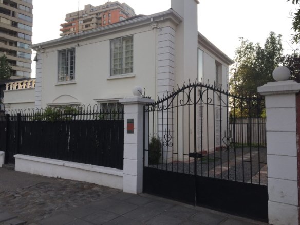 Exclusiva y Amplia Casa 4D/4B- 3E en Las Condes;