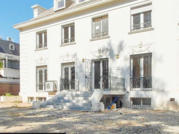 Gran y exclusiva Casa Comercial 15P/9B – 15E/4B en Providencia