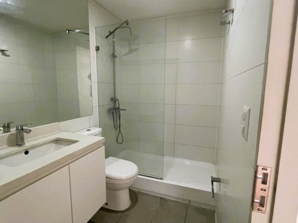 Departamento – PRIMER PISO – a pasos de metro y mall Egaña