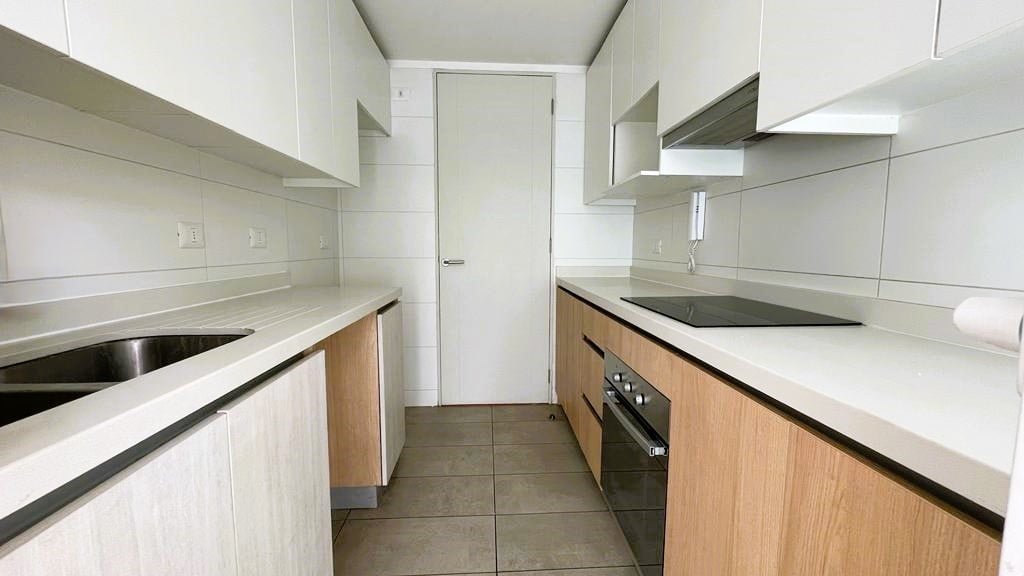 Departamento – PRIMER PISO – a pasos de metro y mall Egaña