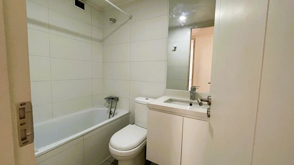Departamento – PRIMER PISO – a pasos de metro y mall Egaña