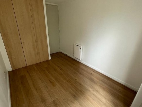 Departamento – PRIMER PISO – a pasos de metro y mall Egaña