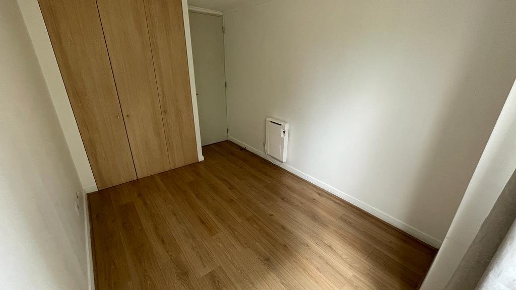 Departamento – PRIMER PISO – a pasos de metro y mall Egaña