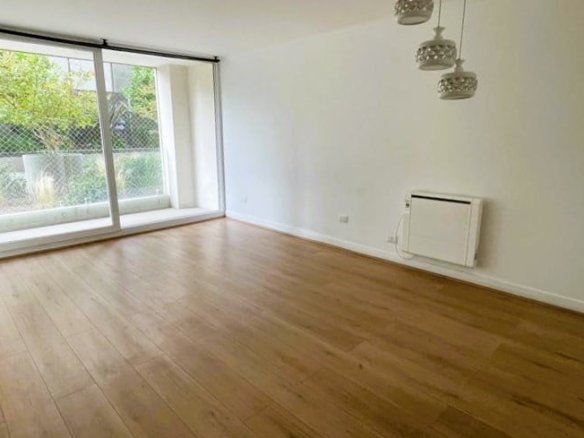Departamento – PRIMER PISO – a pasos de metro y mall Egaña
