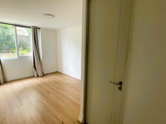 Departamento – PRIMER PISO – a pasos de metro y mall Egaña