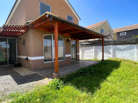 Amplia Casa En Condominio – Sector Residencial