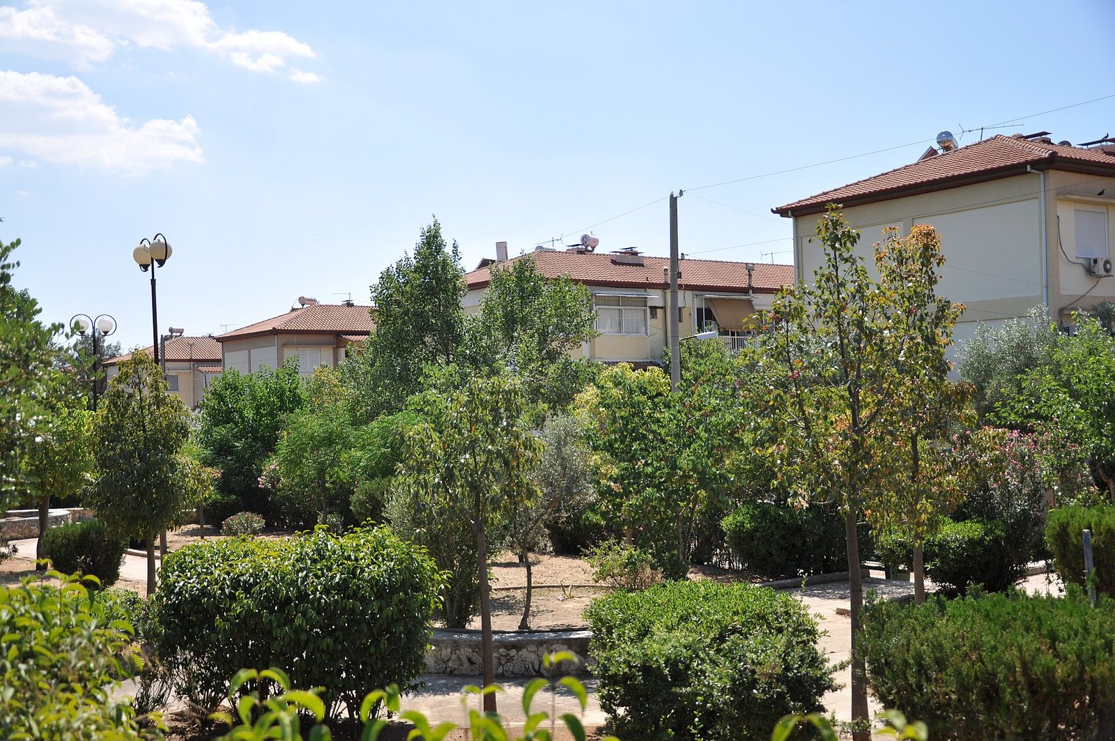 File:Nea Filadelfia cooperative housing.JPG | Foto: Wikimedia Commons (dominio público)