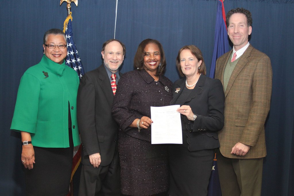The Chief Negotiator, Deputy Administrator Johns and Adminis | Foto: AFGE (CC BY) vía Openverse