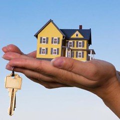 House and keys - Credit to https://electrosawhq.com/ | Foto: MarkMoz1980 (CC BY) vía Openverse