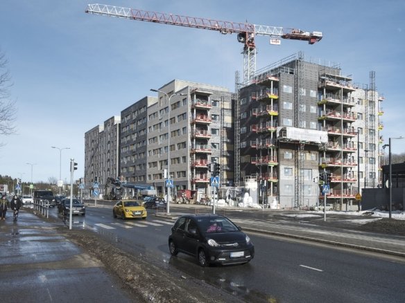 File:Apartment building construction by Asolanväylä in Asola, Vantaa, 2021.jpg | Foto: Wikimedia Commons, CC BY 4.0