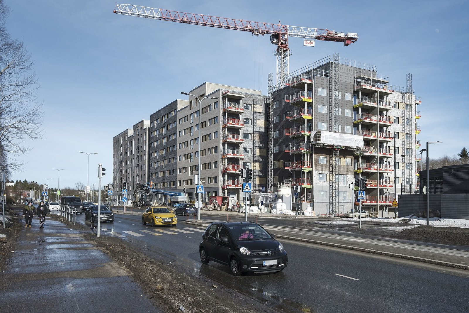 File:Apartment building construction by Asolanväylä in Asola, Vantaa, 2021.jpg | Foto: Wikimedia Commons, CC BY 4.0